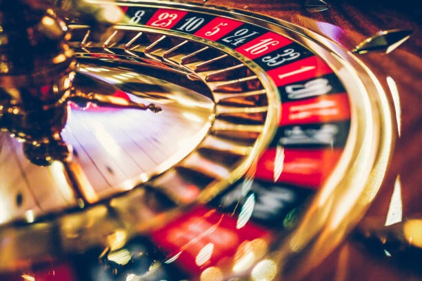 Dream Catcher live wheel display on super138 platform showing numbered segments and dealer studio background