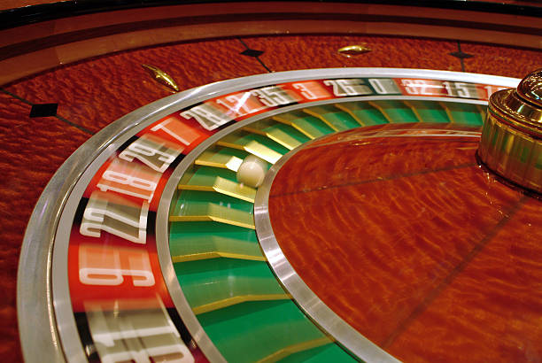 super138 split-screen layout showing Dream Catcher game on left and Liga 1 match scoreboard on right